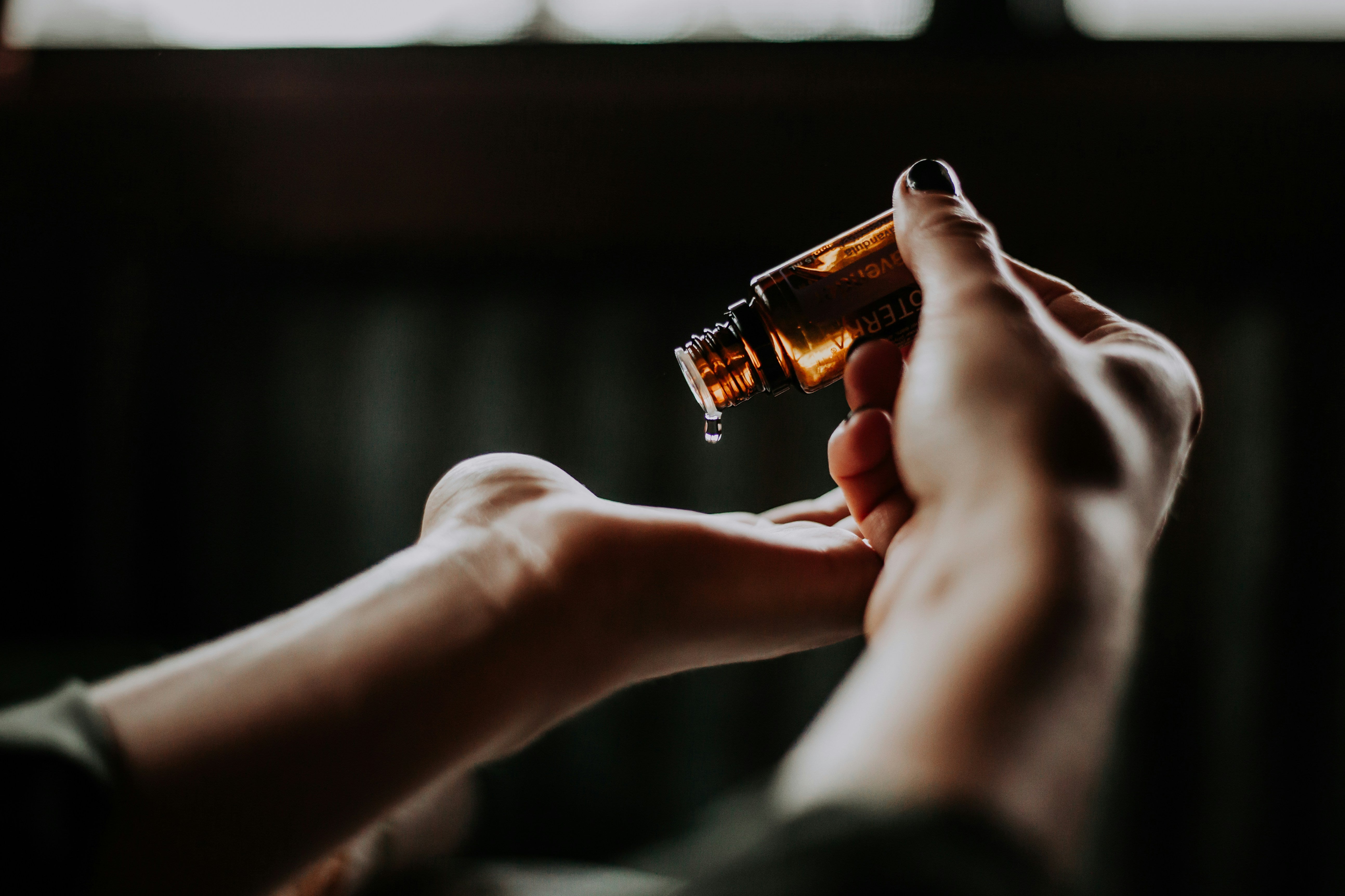 Tools & Accessories for everyday care - Cascadia Skincare